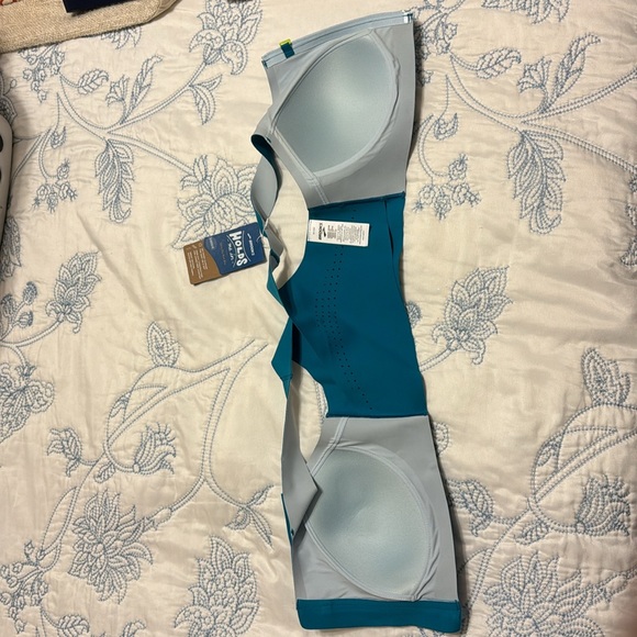 Brooks Sports Bra - 34DD/E - Picture 7 of 7